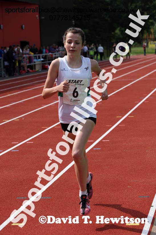 Womens 1500 metres at the Northern Inter-Counties under-17s and 15s at Witton Park, Blackburn. Photo: David T. Hewitson/Sports for All Pics